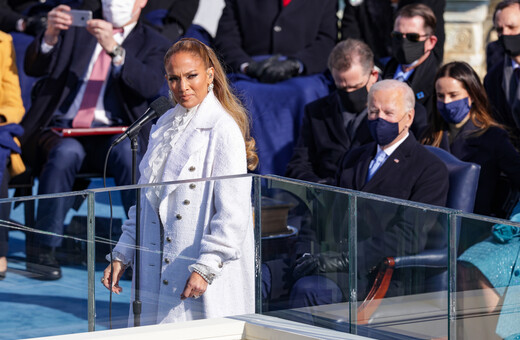 Η JLo ερμήνευσε το «America the Beautiful» και ζήτησε στα ισπανικά δικαιοσύνη για όλους [ΒΙΝΤΕΟ]