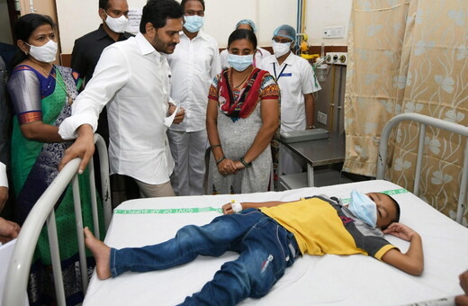 Ινδία: Ένας νεκρός και πάνω από 450 εισαγωγές σε νοσοκομείο από «μυστηριώδη» ασθένεια