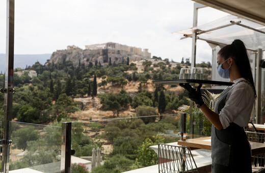 Σταδιακή άρση lockdown: Πρώτα Γυμνάσια & Λύκεια και μετά η εστίαση - Τα σενάρια και οι πιθανές ημερομηνίες