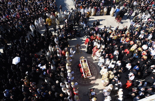 Μαυροβούνιο: Χιλιάδες στην κηδεία του μητροπολίτη που είχε προσβληθεί από τον κορωνοϊό