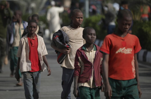 Νιγηρία: Ένοπλοι απήγαγαν εκατοντάδες μαθητές