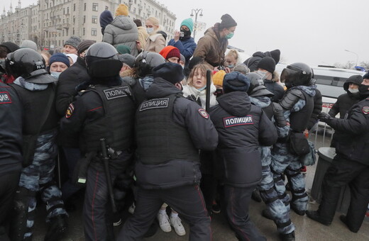 Βέμπερ: Η ΕΕ πρέπει να τιμωρήσει τον Πούτιν για τη σύλληψη Ναβάλνι, χτυπώντας εκεί που «πονάει»