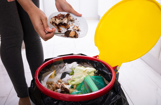 ΟΗΕ για food waste: Ένα δισεκατομμύριο γεύματα στα σκουπίδια, κάθε μέρα | LiFO
