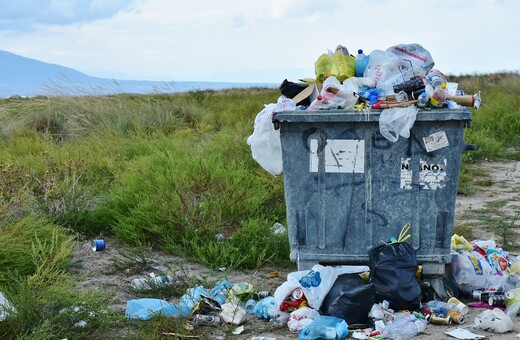 Το 17% όλου του φαγητού στη Γη πετιέται στα σκουπίδια χωρίς να καταναλωθεί, σύμφωνα με νέα διεθνή έρευνα - Στην Ελλάδα πετιούνται 142 κιλά ανά κεφαλή τον χρόνο από τα νοικοκυριά