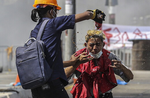 Μιανμάρ: Δακρυγόνα και χειροβομβίδες κρότου- λάμψης από τον στρατό για να διαλύσει τις διαδηλώσεις