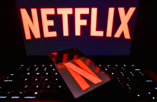 Το Netflix εξετάζει λήψη μέτρων για την κοινή χρήση των κωδικών