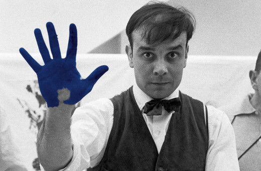 Yves Klein, ο άνθρωπος που ανακάλυψε ένα χρώμα