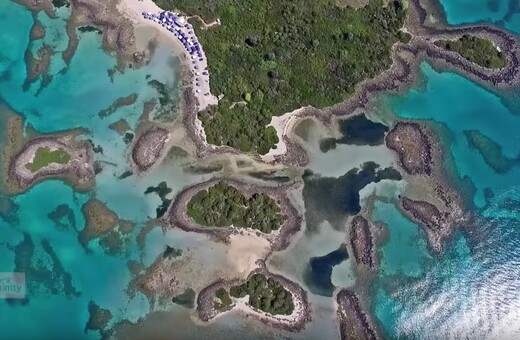 Πετώντας πάνω απ' τα Λιχαδονήσια, μ' ένα ονειρεμένο βίντεο από drone