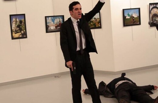 Δολοφονήθηκε ο Ρώσος πρεσβευτής στην Άγκυρα
