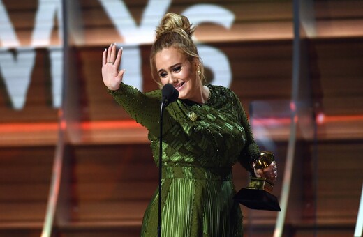 Grammy 2017: H σαρωτική Adele, η πρώτη εμφάνιση της εγκύου Beyonce και οι παρουσίες στο κόκκινο χαλί