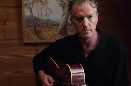 Mick Harvey: «Με τον Nick Cave μιλάμε ακόμη, αλλά με τους Bad Seeds τελείωσα μια και καλή»