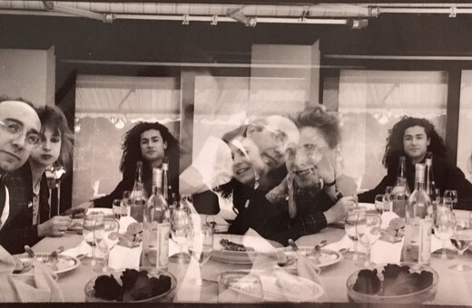 Στη φτωχή κουζίνα της Louise Bourgeois, της Marilyn Minter και του John Cage