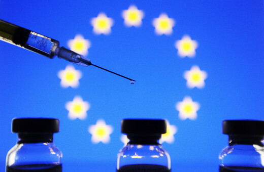 Εμβόλιο AstraZeneca: Η Ελλάδα περιμένει τις αποφάσεις του ΕΜΑ - Αύριο συνεδριάζει ο ΠΟΥ