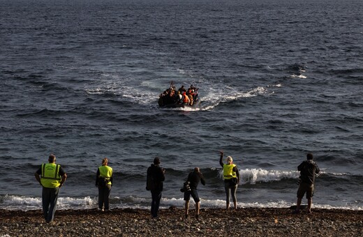 Πολιτικό άσυλο ζητούν 33 Τούρκοι που αποβιβάστηκαν στις Οινούσσες