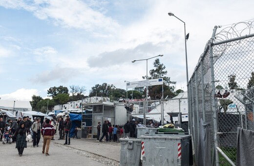 Μόρια: Tα βίντεο της ντροπής από το εσωτερικό του καταυλισμού - Ακαθαρσίες και σκουπίδια παντού