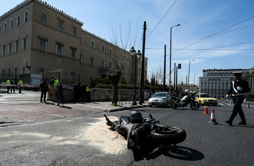Τροχαίο στη Βουλή: Η οικογένεια του 23χρονου Ιάσονα ψάχνει αυτόπτες μάρτυρες