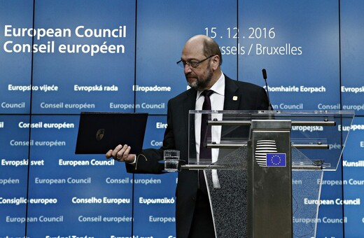 DW: Ο Σουλτς «πληρώνει» τη στροφή 180 μοιρών