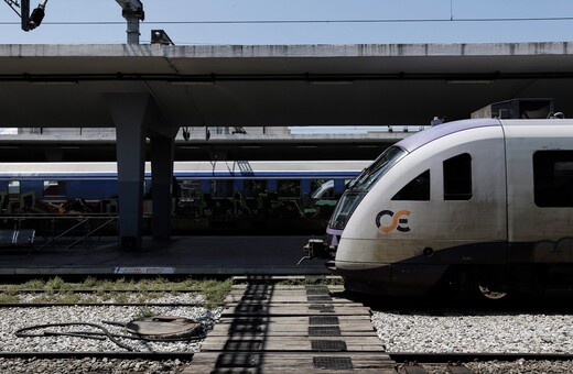 Καταγγελία ΕΣΑμεΑ: Άτομο με αναπηρία δεν μπόρεσε να επιβιβαστεί σε τρένο επειδή δεν λειτουργούν τα ανυψωτικά μηχανήματα