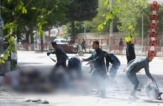 Καμικάζι αυτοκτονίας σκόρπισαν το θάνατο στην Καμπούλ - 21 νεκροί και 27 τραυματίες