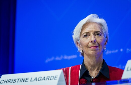 ΔΝΤ για Ελλάδα: «Καμπανάκι» για τη μακροπρόθεσμη βιωσιμότητα χρέους