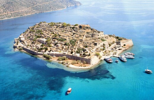 Σπιναλόγκα: Πώς η «φυλακή» των λεπρών έγινε το πρώτο σε επισκεψιμότητα νησάκι της Κρήτης
