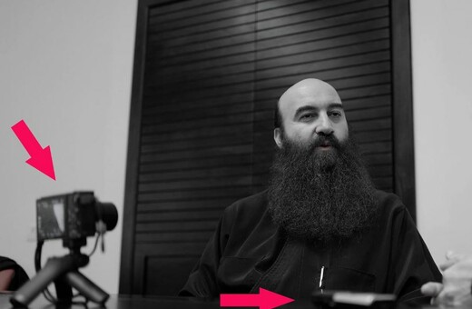 Κάμερα μπροστά στον σκευοφύλακα που ανάβει το Άγιο Φως με αναπτήρα - Να πώς απάντησε ο συγγραφέας του βιβλίου