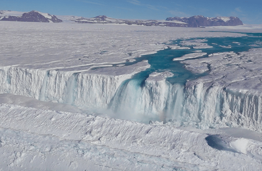 Ανταρκτική: Παγόβουνο 30 φορές μεγαλύτερο από το Μανχάταν ετοιμάζεται να αποκολληθεί