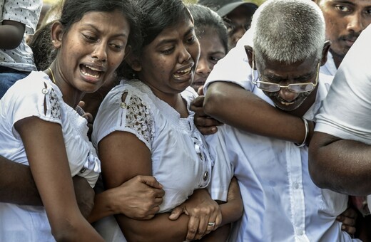 Σρι Λάνκα: Η έγκυος σύζυγος βομβιστή αυτοκτονίας ανατινάχθηκε - Το γιλέκο με τα εκρηκτικά σκότωσε τα παιδιά της