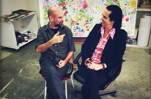 Nick Cave στη LIFO: «Με συναρπάζει η παράξενη, οραματική τέχνη του Στέφανου Ρόκου»