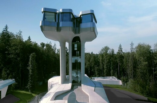 Το μοναδικό σπίτι που σχεδίασε η Ζάχα Χαντίντ είναι επιτέλους έτοιμο στη Μόσχα