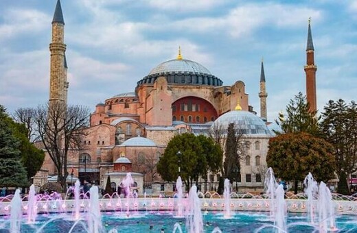 H Αγιά Σοφιά τζαμί; Το tweet του Τούρκου αξιωματούχου που πυροδότησε σενάρια