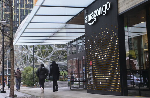 Βρετανία: Η Amazon πίσω από τη μυστηριώδη δωρεά ύψους 310.000 δολαρίων για τα βιβλιοπωλεία