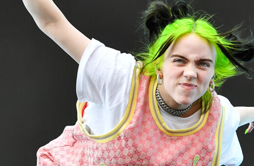 Πώς η Billie Eilish κατάφερε να «επιβάλει» το ASMR στα τραγούδια της;