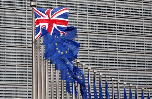 Λονδίνο προς Βρυξέλλες: Συμβιβαστείτε για το Brexit, αλλιώς τα πράγματα θα γίνουν δυσάρεστα