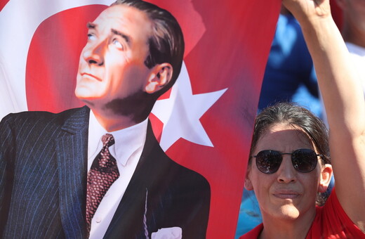 Οι Τούρκοι επιλέγουν Ιμάμογλου - Δεύτερος ο Ερντογάν σε δημοσκόπηση