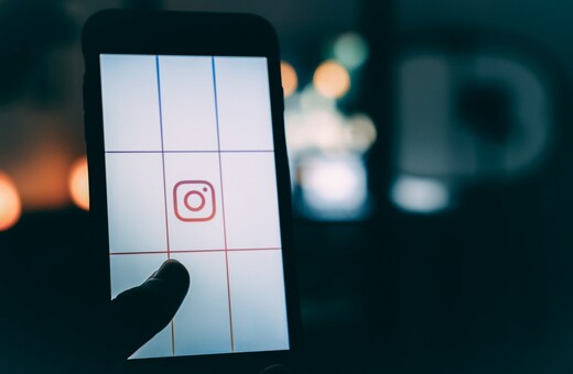 Το Instagram δοκιμάζει νέες επιλογές στο layout των stories