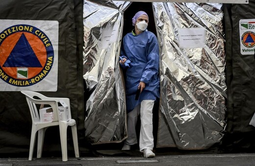 Η Ιταλία έτοιμη να εφαρμόσει το «μοντέλο Νότιας Κορέας» κατά του κορωνοϊού