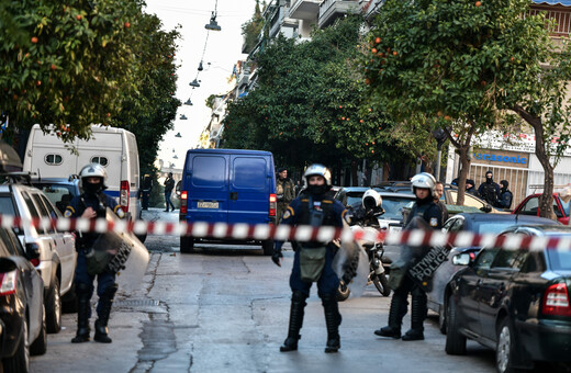 Δικηγόρος συλληφθέντων στο Κουκάκι: Οι αστυνομικοί βιαιοπράγησαν - Δεν με αφήνουν να επικοινωνήσω μαζί τους