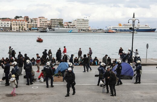 Προσφυγικό: Έκρυθμη η κατάσταση στη Λέσβο - Ενισχύσεις με ΜΑΤ