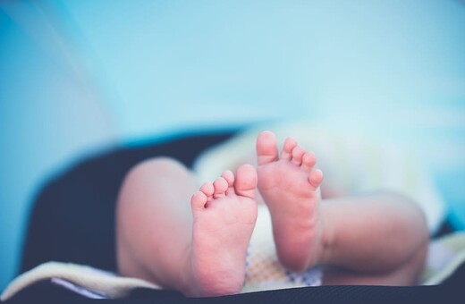 Επίδομα γέννας: Πότε θα καταβληθεί η πρώτη δόση
