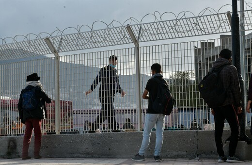 Β. Ελλάδα: Έρχεται κλειστό κέντρο για όσους πέρασαν παράνομα τα σύνορα