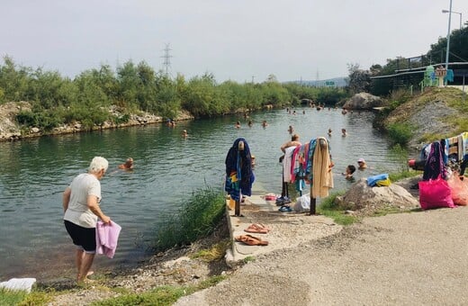 Ψωρονέρια, Καλλυντικά, Θερμοπύλες: Ένα Σαββατοκύριακο με υπερβολική δόση ιαματικών λουτρών