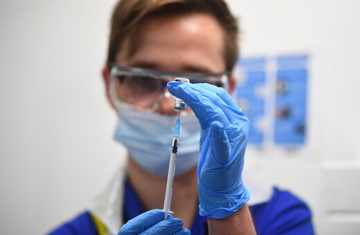 FDA: Οι 7 συχνότερες παρενέργειες του εμβολίου της Pfizer για τον κορωνοϊό