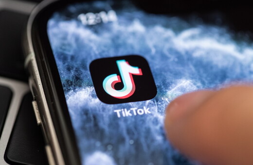 TikTok: Μια 12χρονη κινείται νομικά κατά της πλατφόρμας για παράνομη χρήση δεδομένων