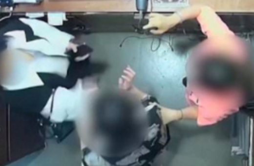 Νότια Κορέα: Σύζυγος πρέσβη «χαστούκισε πωλήτρια» αφού κατηγορήθηκε για κλοπή - Βίντεο