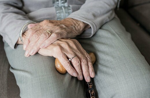 Γηροκομείο στα Χανιά: Καταγγελίες για κακοποίηση ηλικιωμένων και ύποπτες μεταβιβάσεις ακινήτων