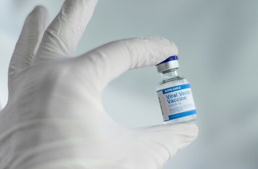 ΠΟΥ: Εγκρίθηκε η κατεπείγουσα χρήση του εμβολίου της Moderna 