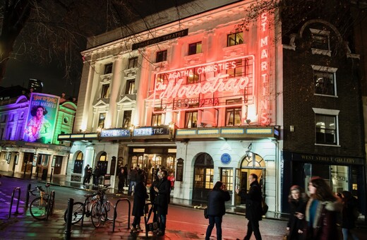 Το Λονδίνο ανοίγει τα θέατρα και η Ποντικοπαγίδα, σύμβολο του θεάτρου, ξαναζωντανεύει