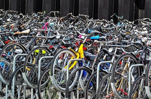 Οι ποδηλάτες κατηγορούν τη δημοτική αρχή του Άμστερνταμ ότι ευνοεί τους πεζούς