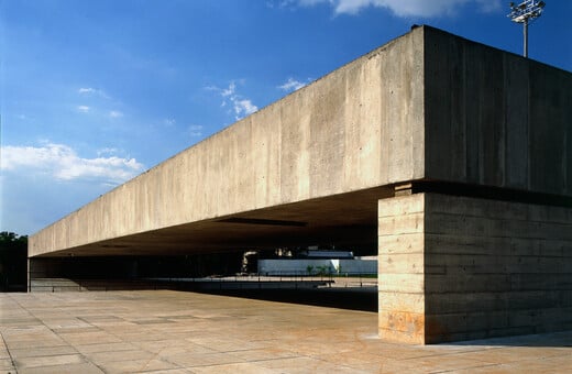 Πέθανε ο αρχιτέκτονας Paulo Mendes da Rocha, αναμορφωτής της πόλης του Σάο Παόλο, πατέρας του βραζιλιάνικου μπρουταλισμού